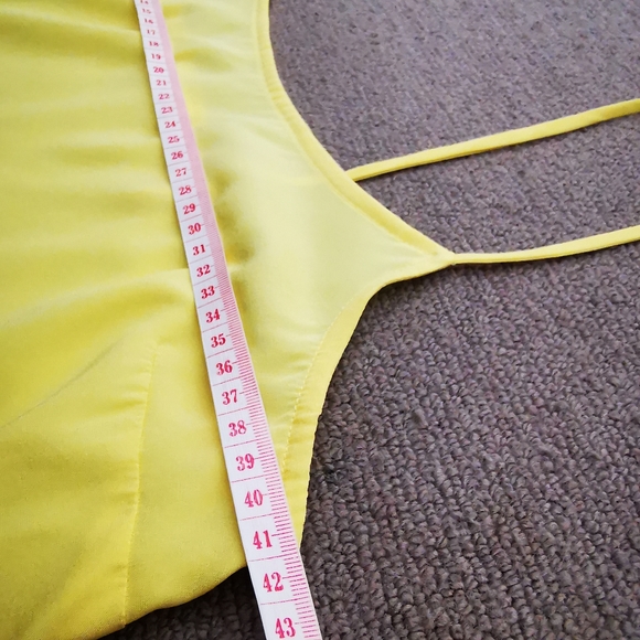 Assembly Label Top sz 10 tank style Yellow Spaghetti Straps Flowy Spring Colour - Picture 7 of 9